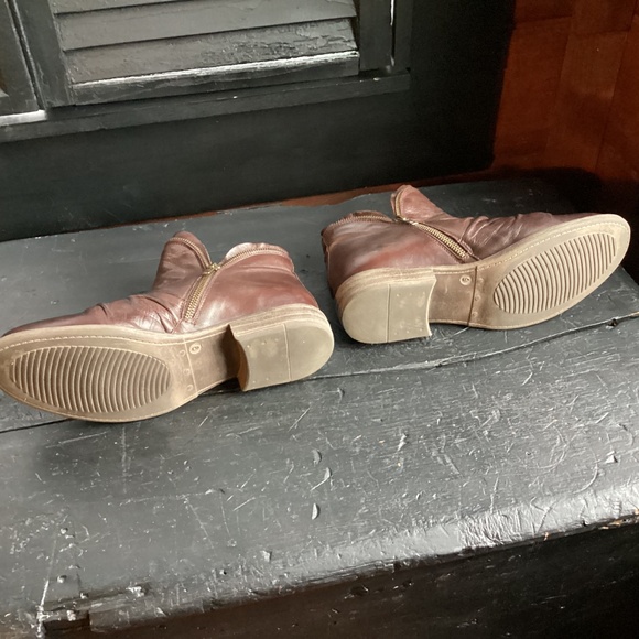 MIZ MOOZ LUNA LEATHER ANKLE BOOTS 9 - Picture 4 of 5